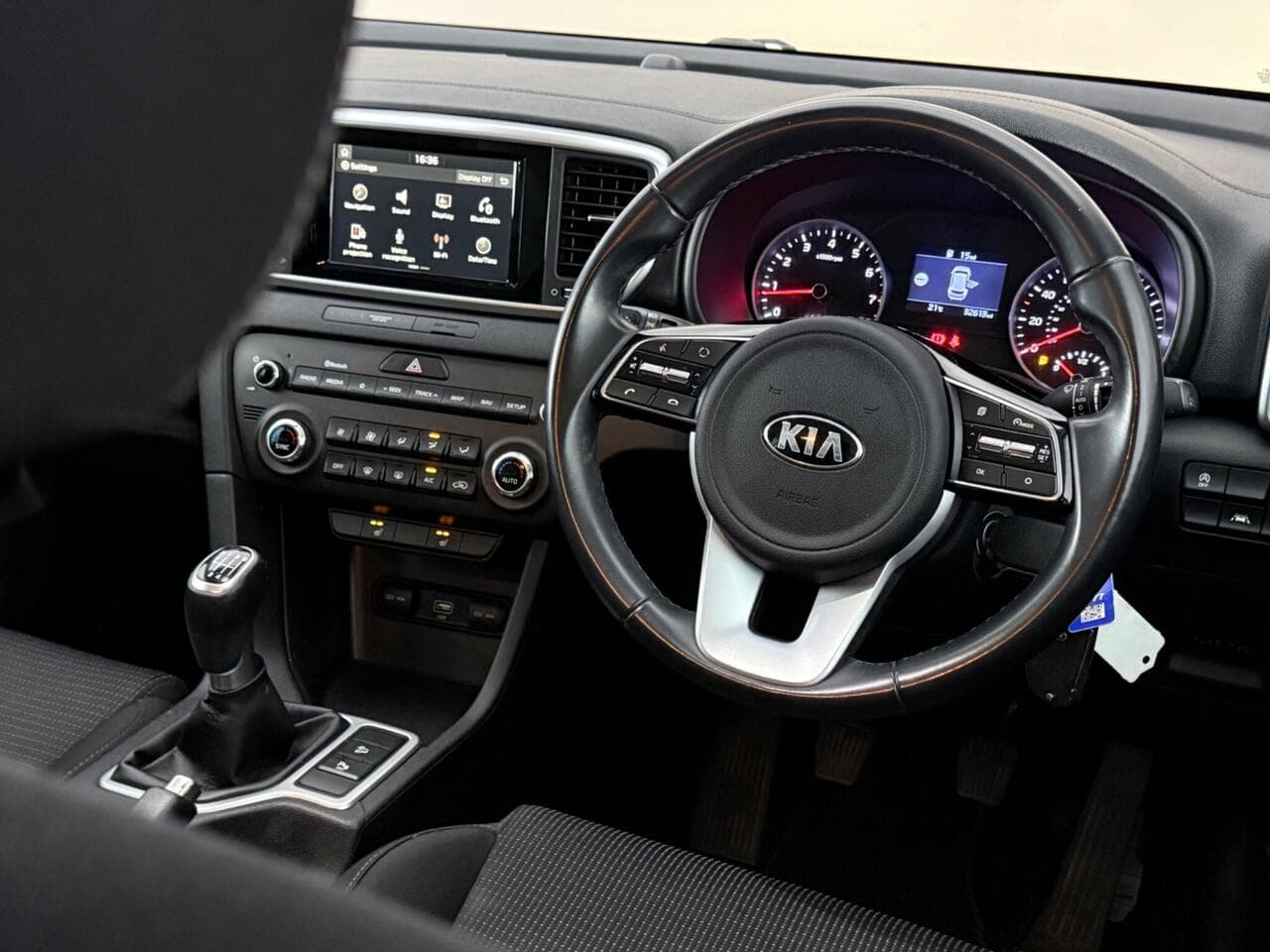 Kia Sportage thumbnail Steering Wheel