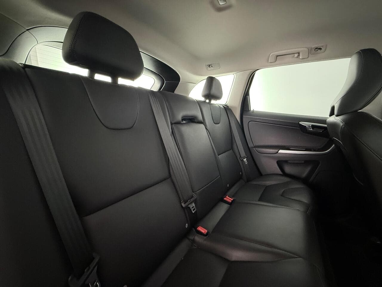 Volvo XC60 thumbnail Seats Rear
