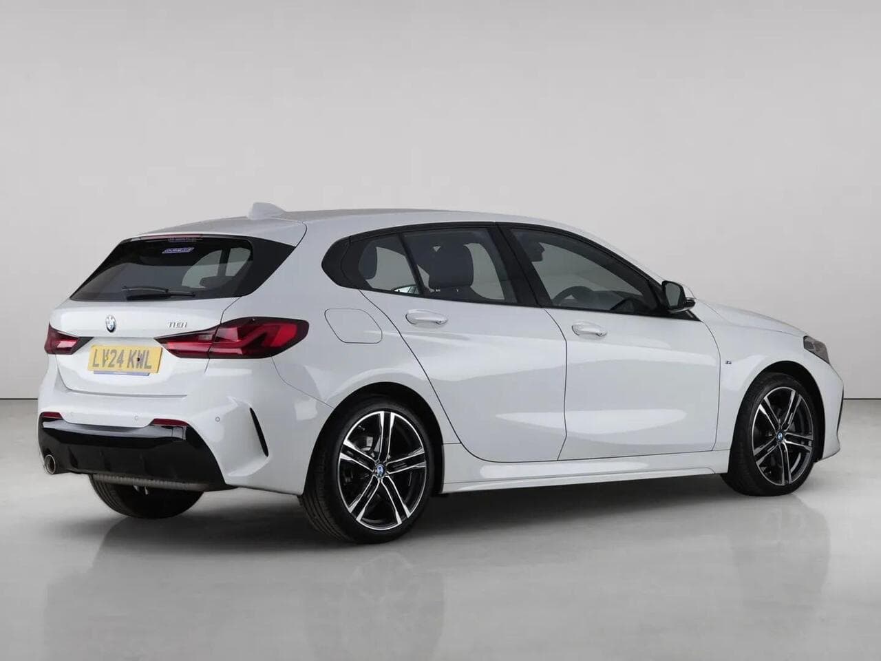BMW 1 Series thumbnail Rear Right