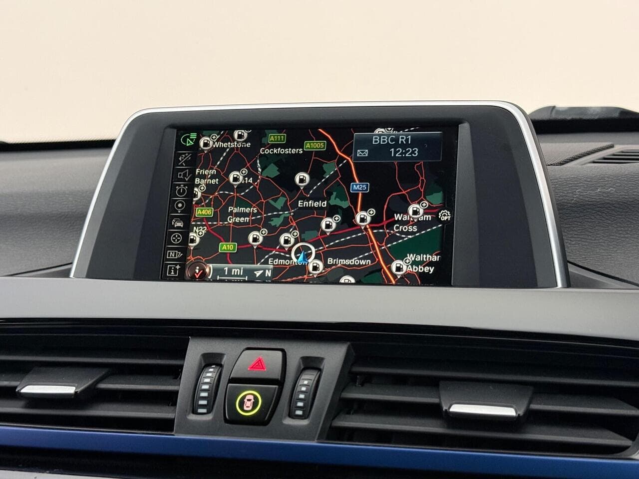 BMW X1 thumbnail Infotainment System
