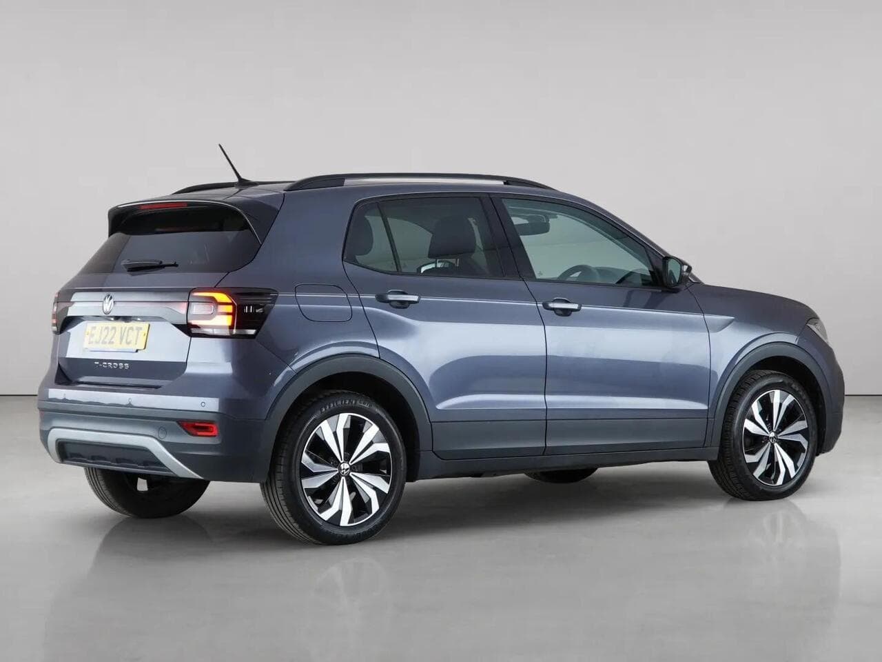 Volkswagen T-Cross thumbnail Side Right