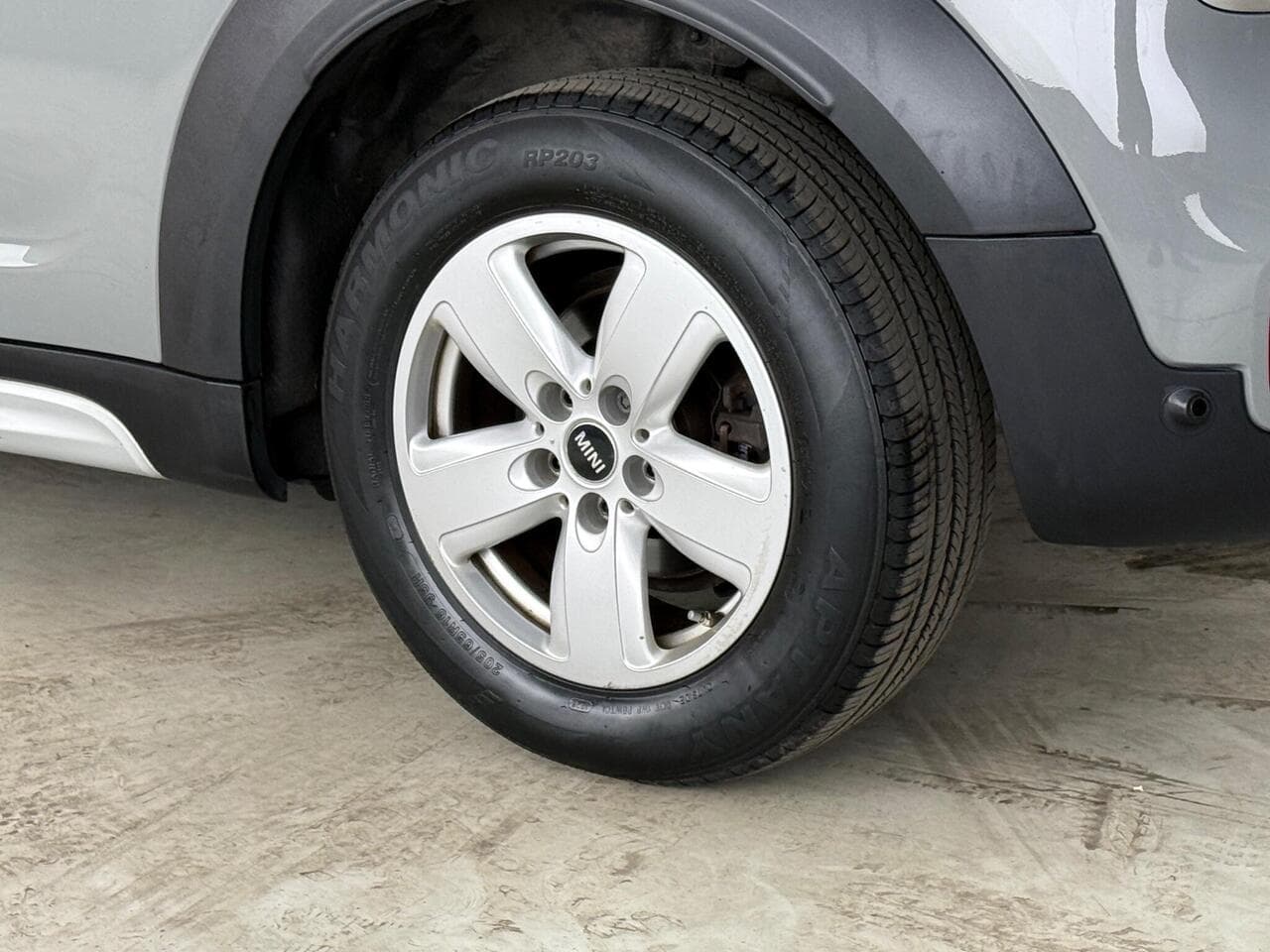 MINI Countryman thumbnail Wheel