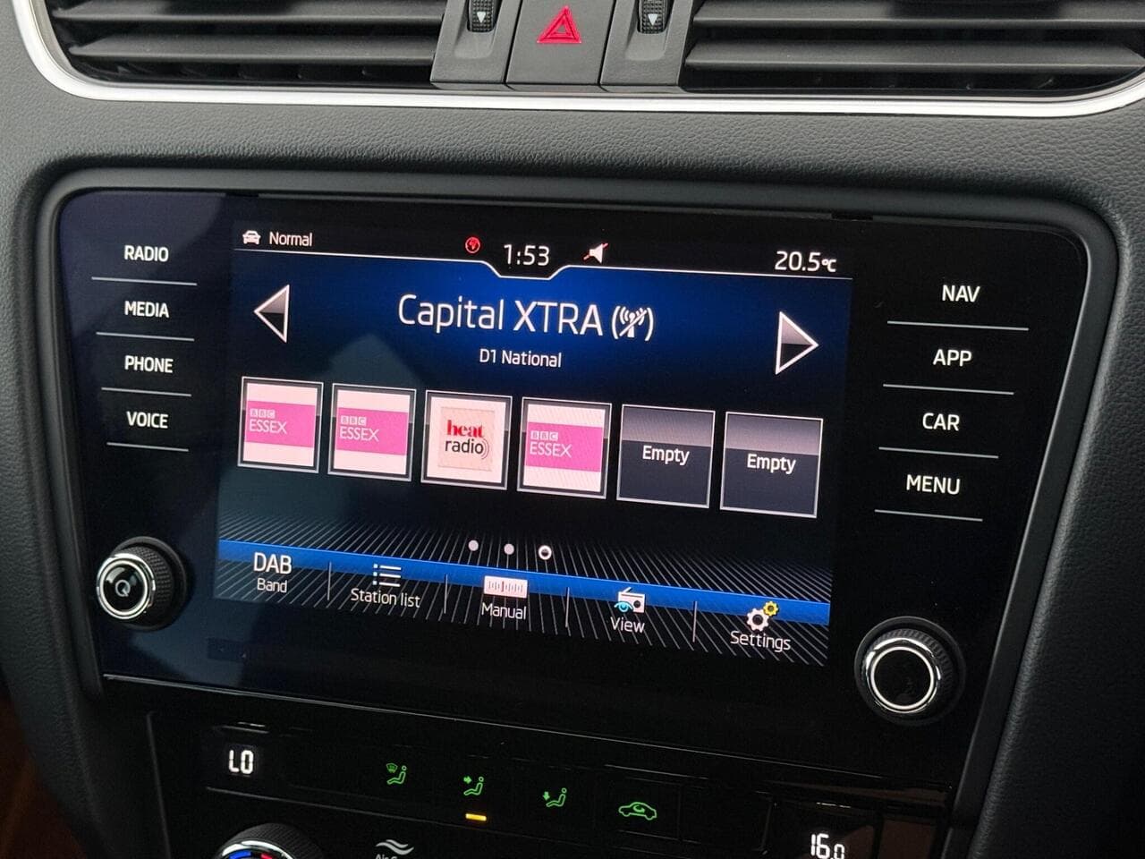 Skoda Octavia thumbnail Infotainment System
