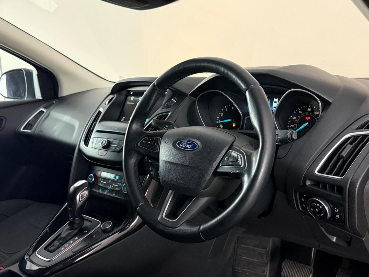 Ford Focus thumbnail Interior Front