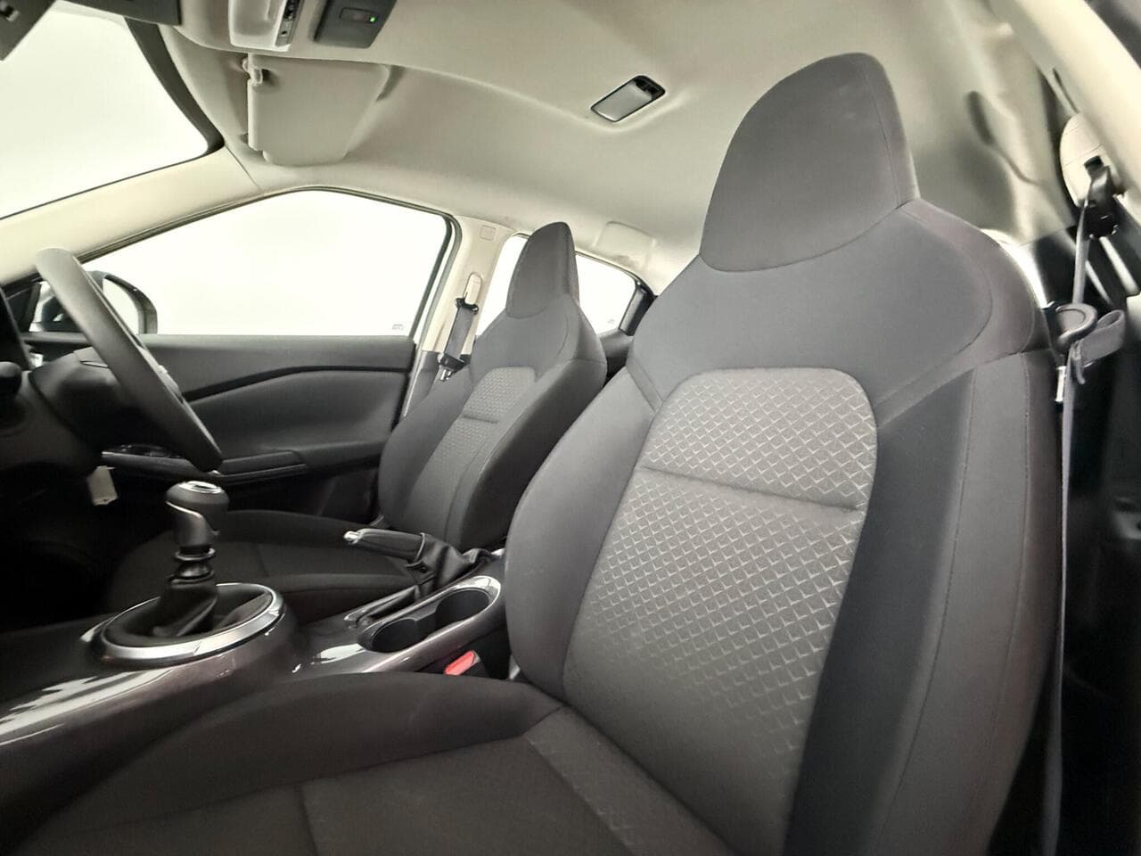 Nissan Juke thumbnail Seat Front Passenger