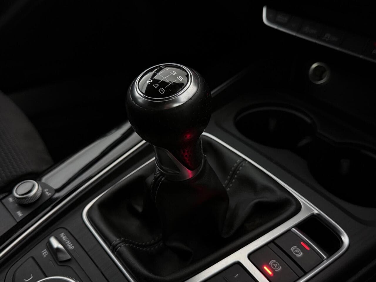 Audi A4 thumbnail Interior Front