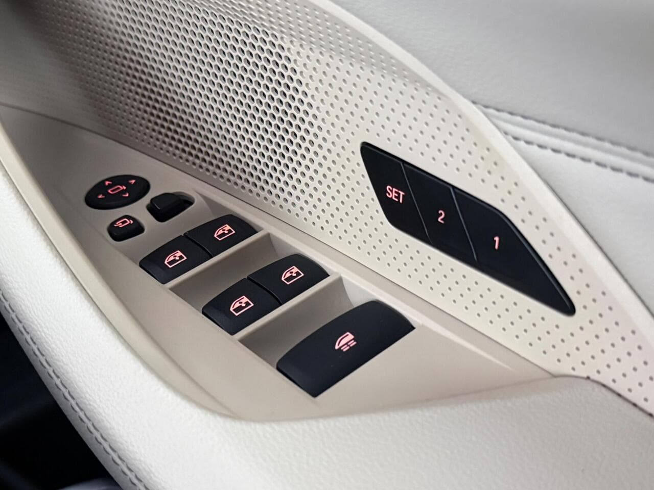 BMW 4 Series thumbnail Misc Controls