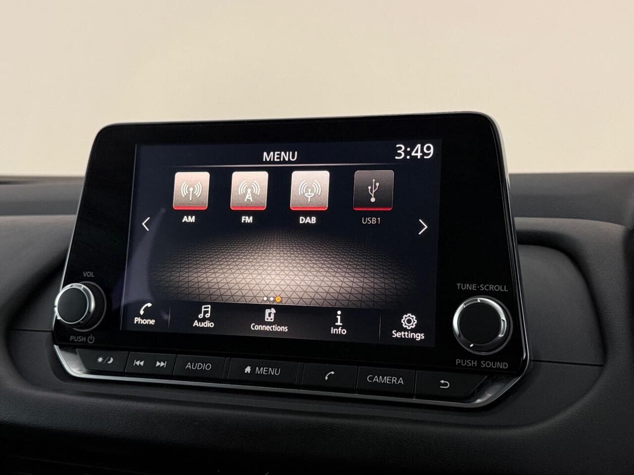 Nissan Qashqai thumbnail Infotainment System