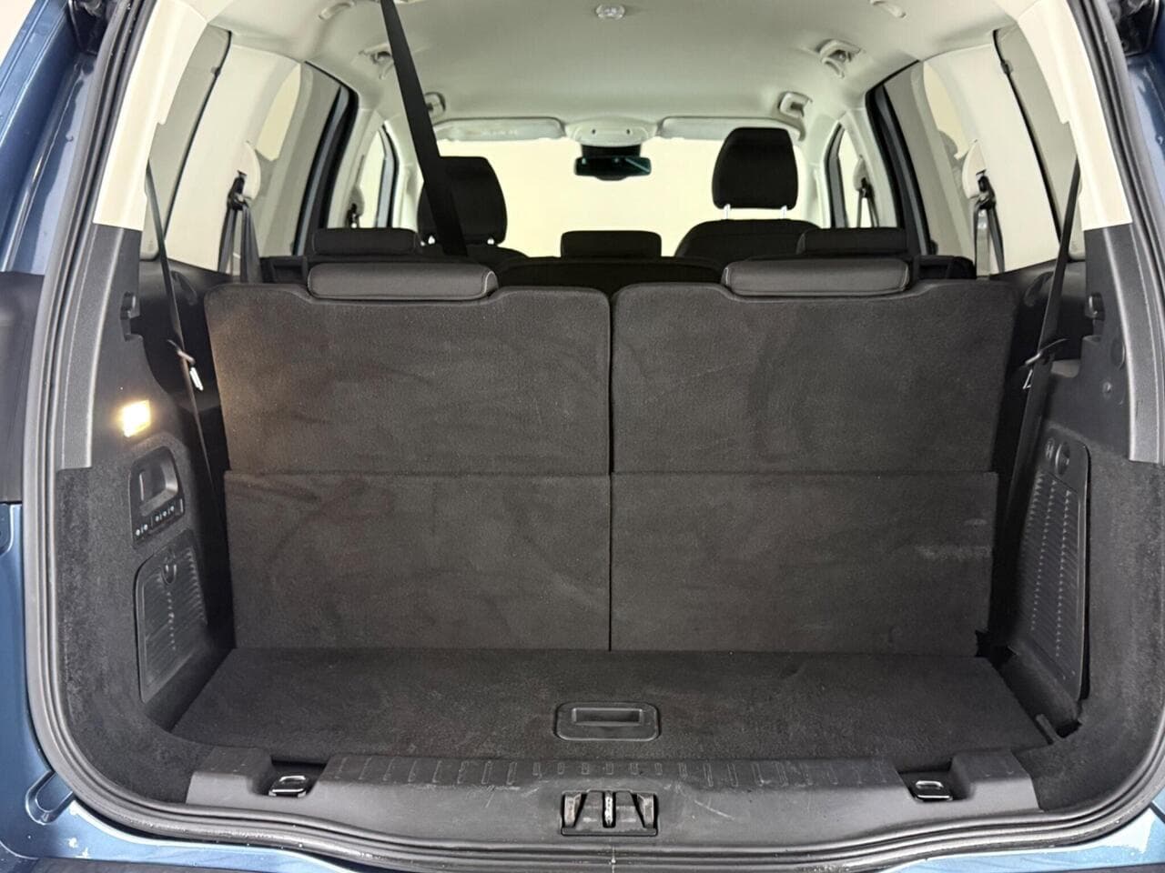 Ford Galaxy thumbnail Boot