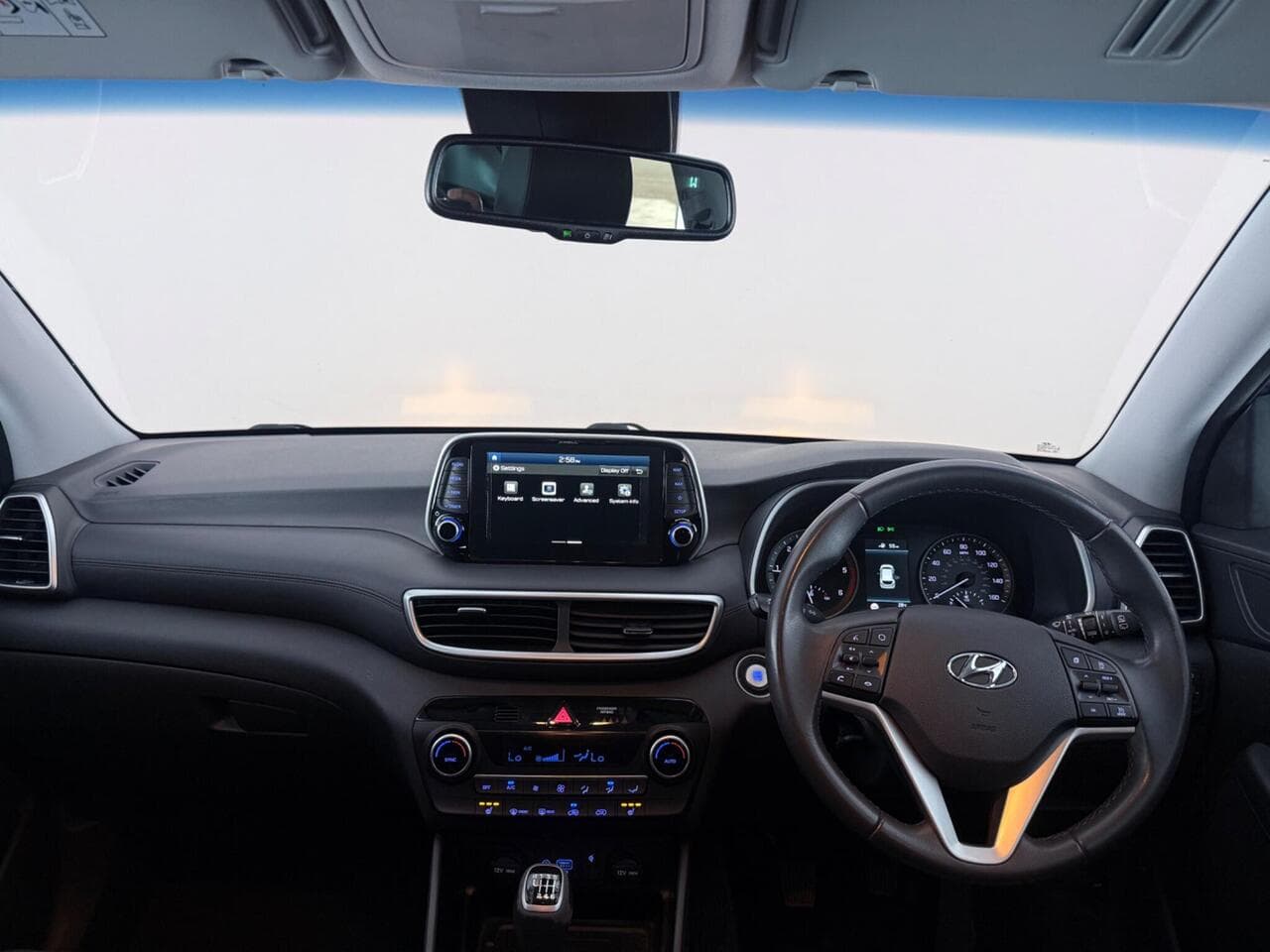 Hyundai TUCSON thumbnail Interior Front
