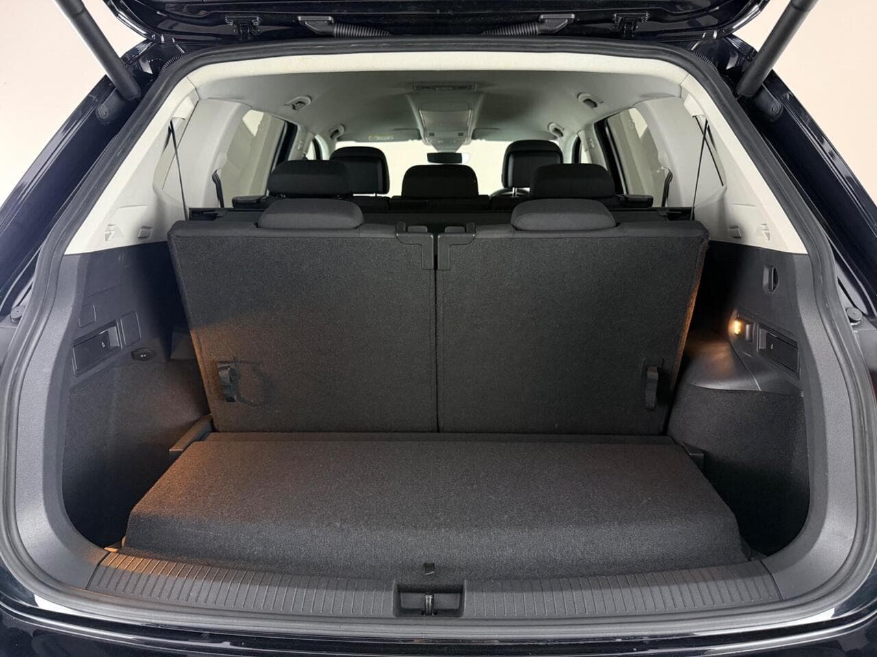 Volkswagen Tiguan Allspace thumbnail Boot