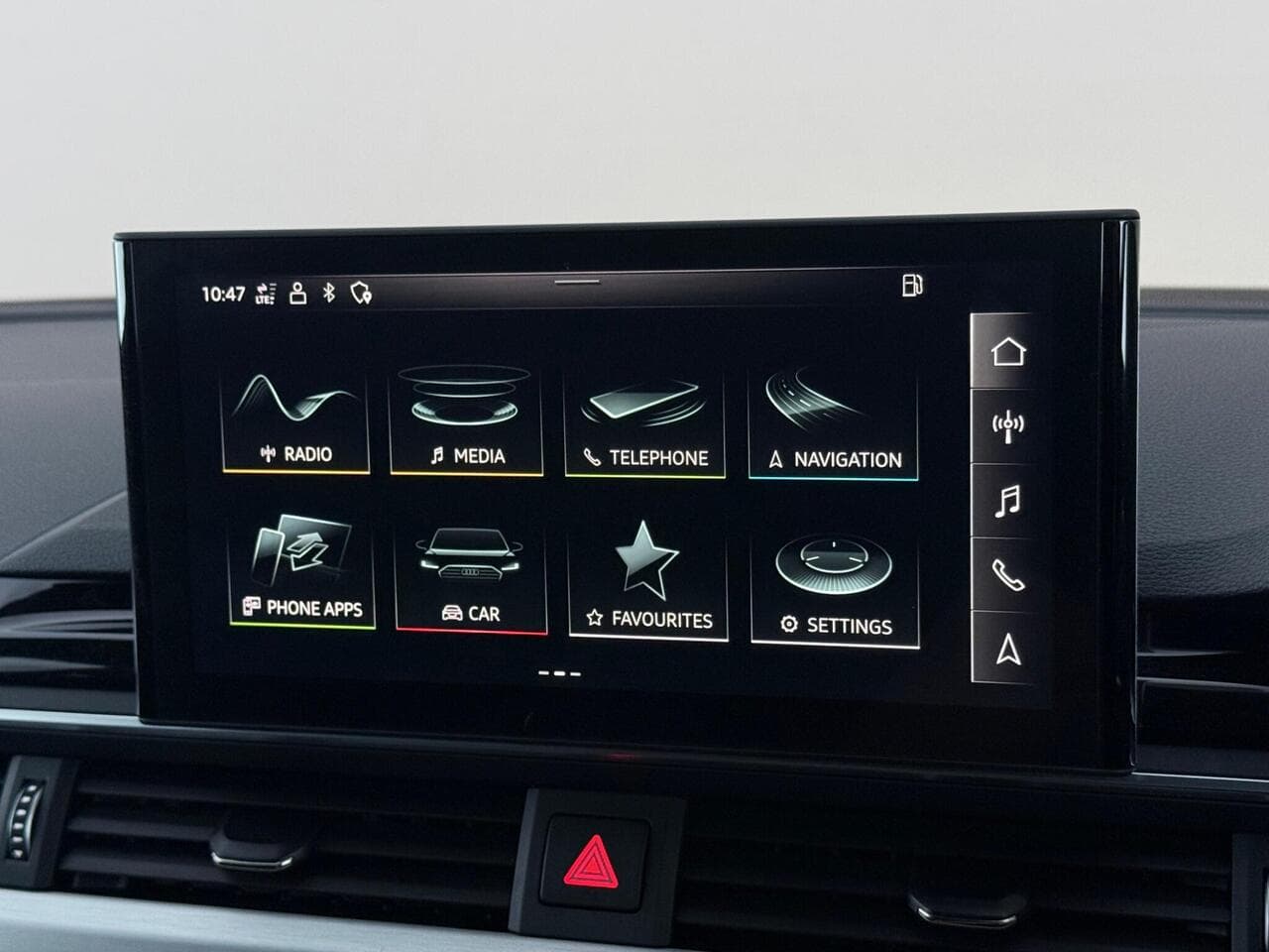 Audi A4 thumbnail Infotainment System