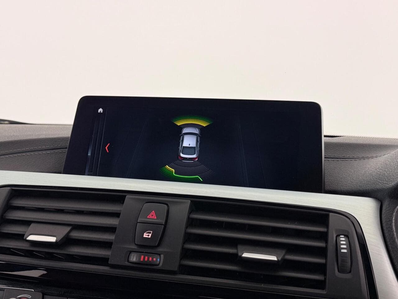 BMW 4 Series Gran Coupe thumbnail Infotainment System