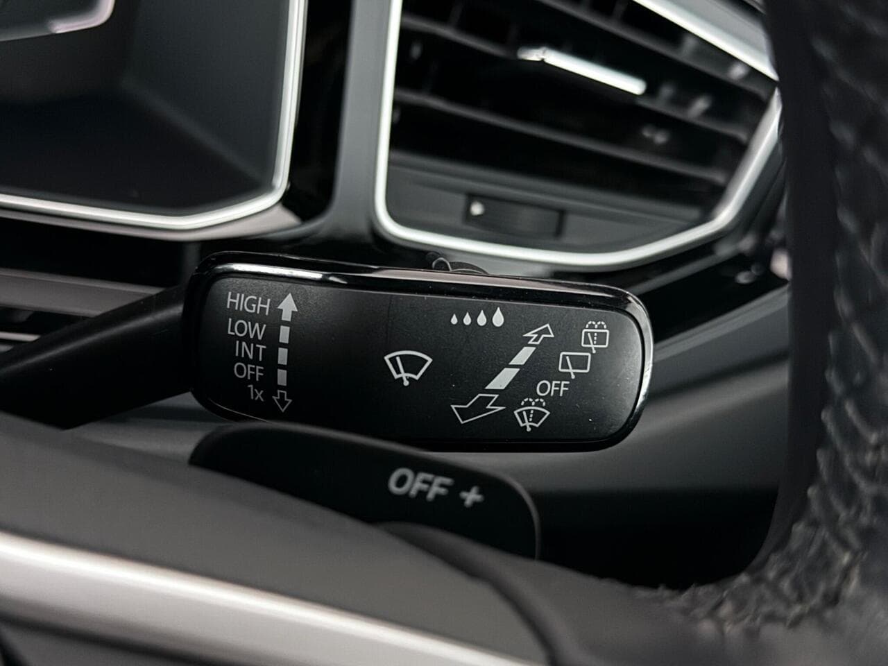 Volkswagen Polo thumbnail Misc Controls