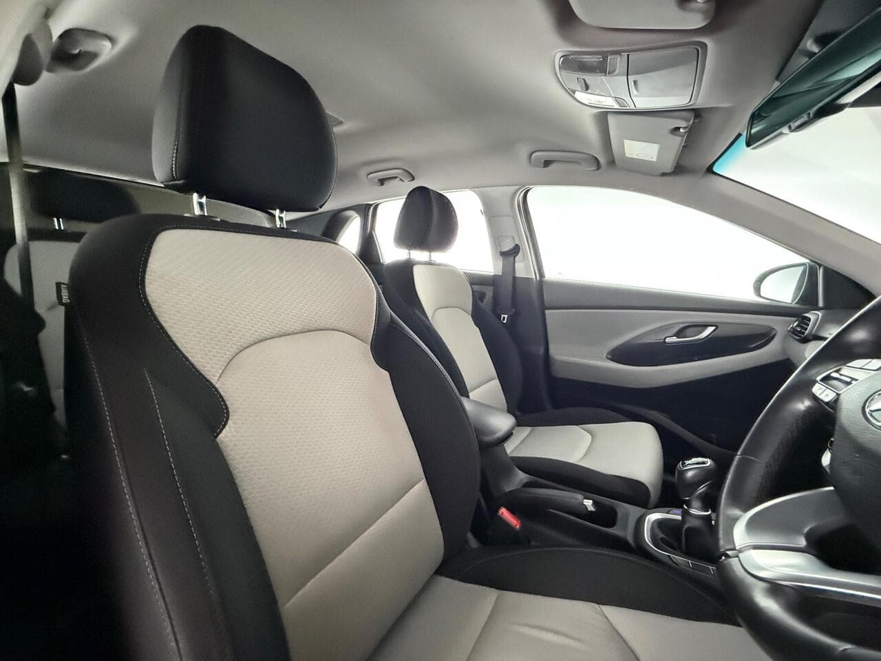 Hyundai i30 thumbnail Seat Driver