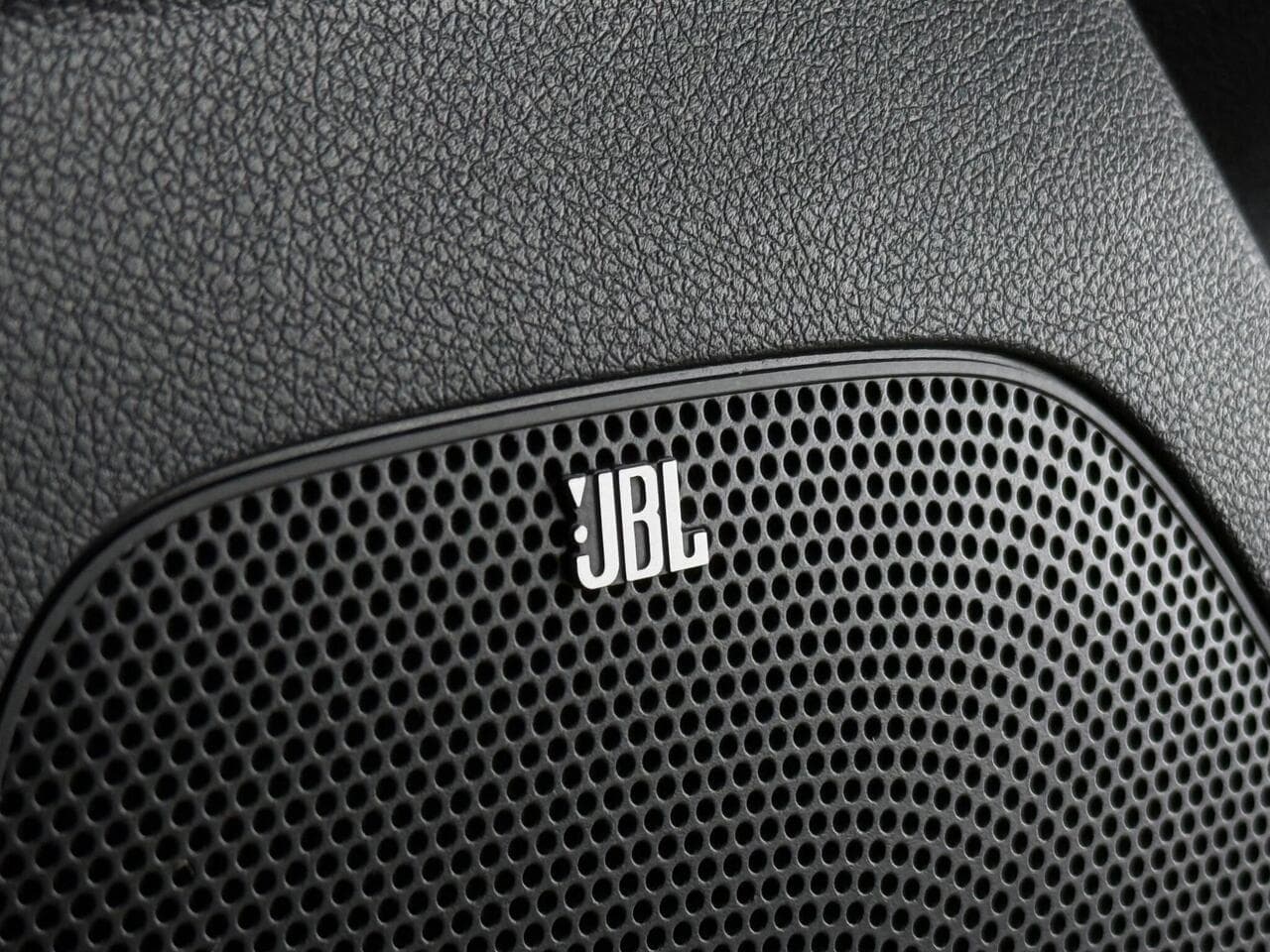 Kia Sportage thumbnail Misc Controls