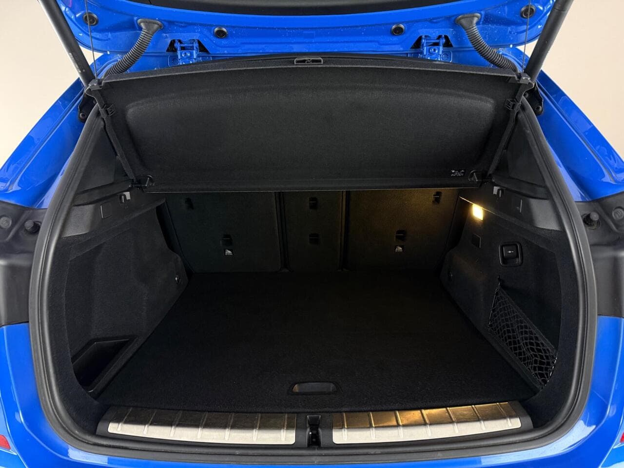 BMW X1 thumbnail Boot