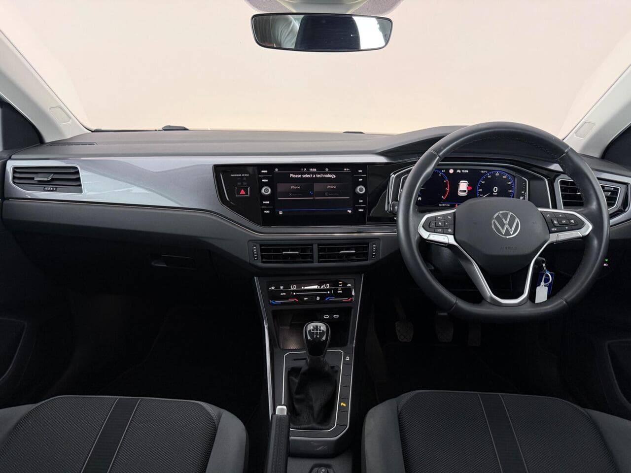 Volkswagen Polo thumbnail Interior Front