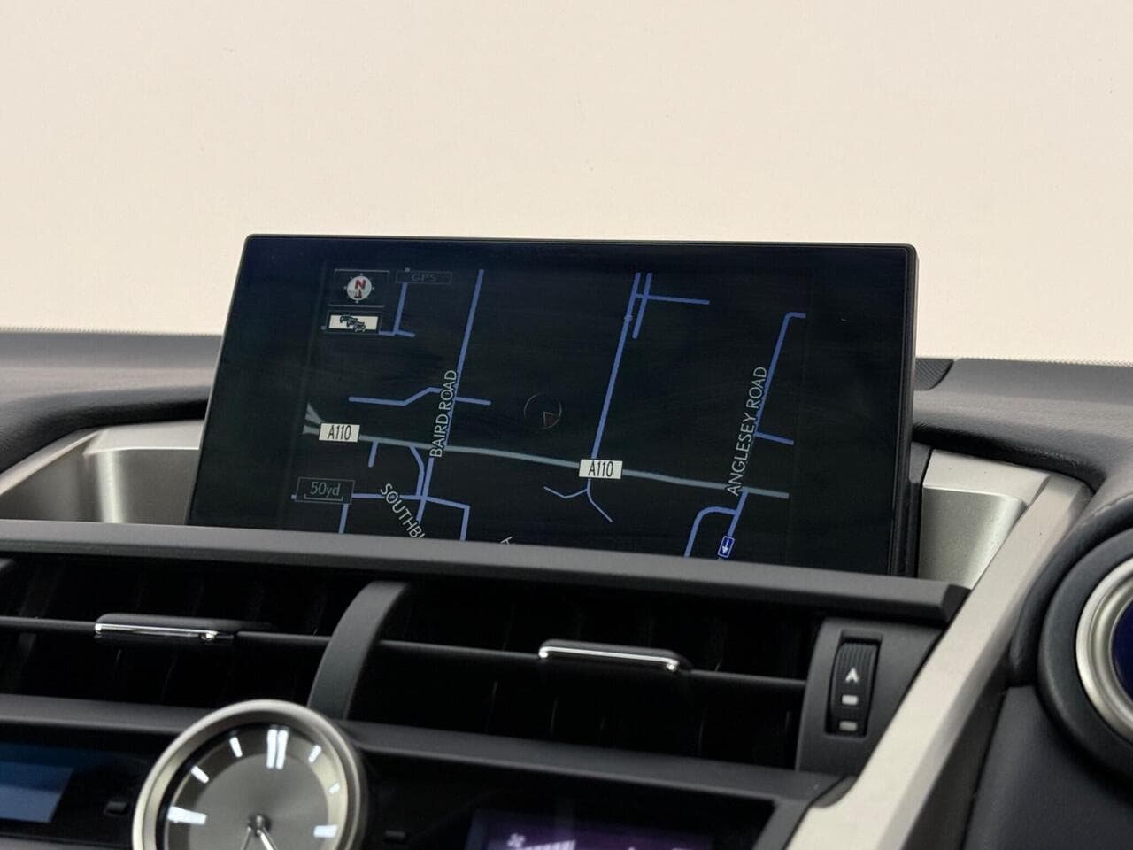 Lexus NX thumbnail Infotainment System