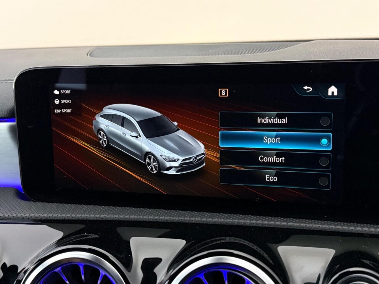 Mercedes-Benz CLA thumbnail Infotainment System