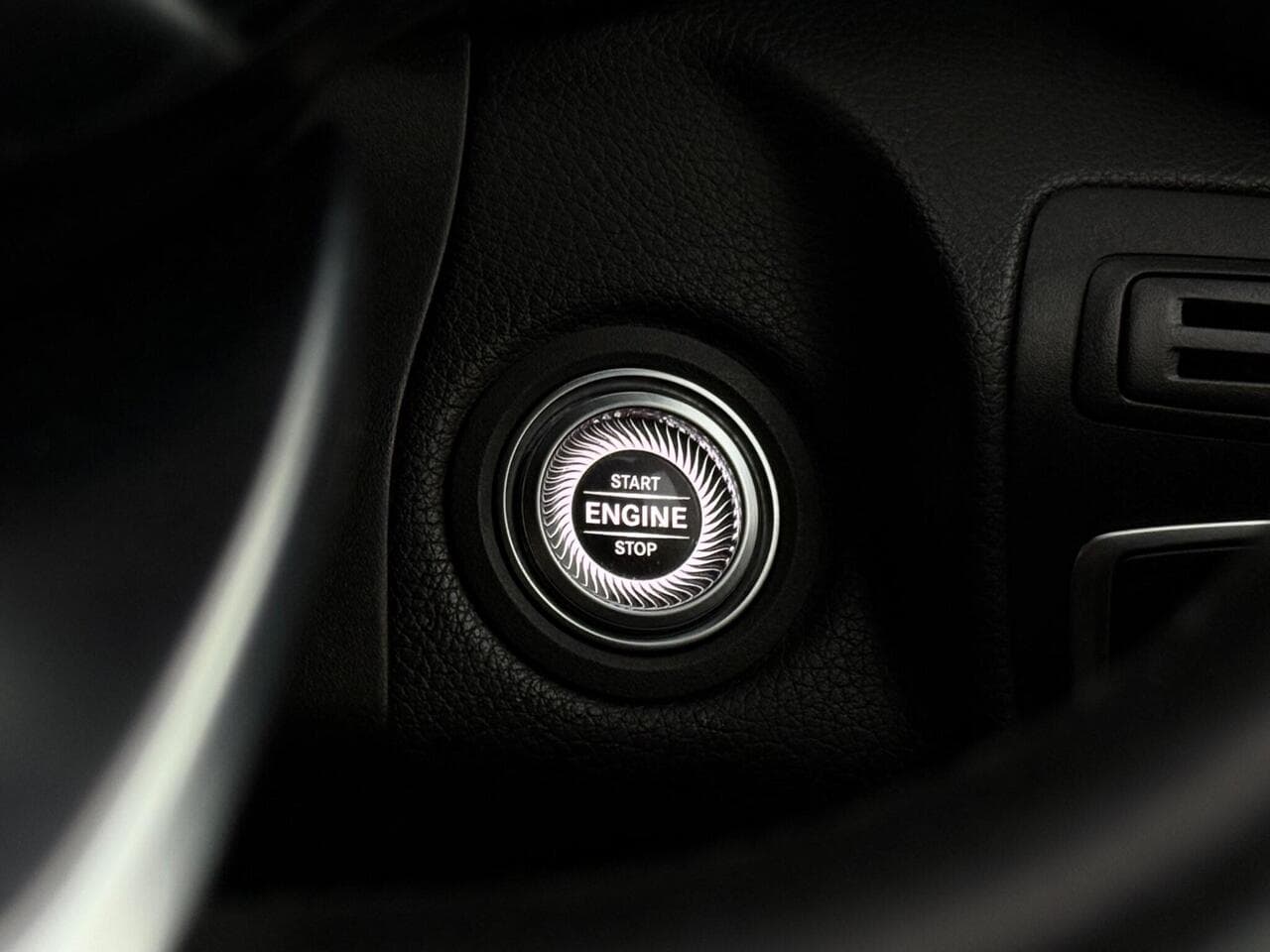 Mercedes-Benz GLC thumbnail Misc Controls