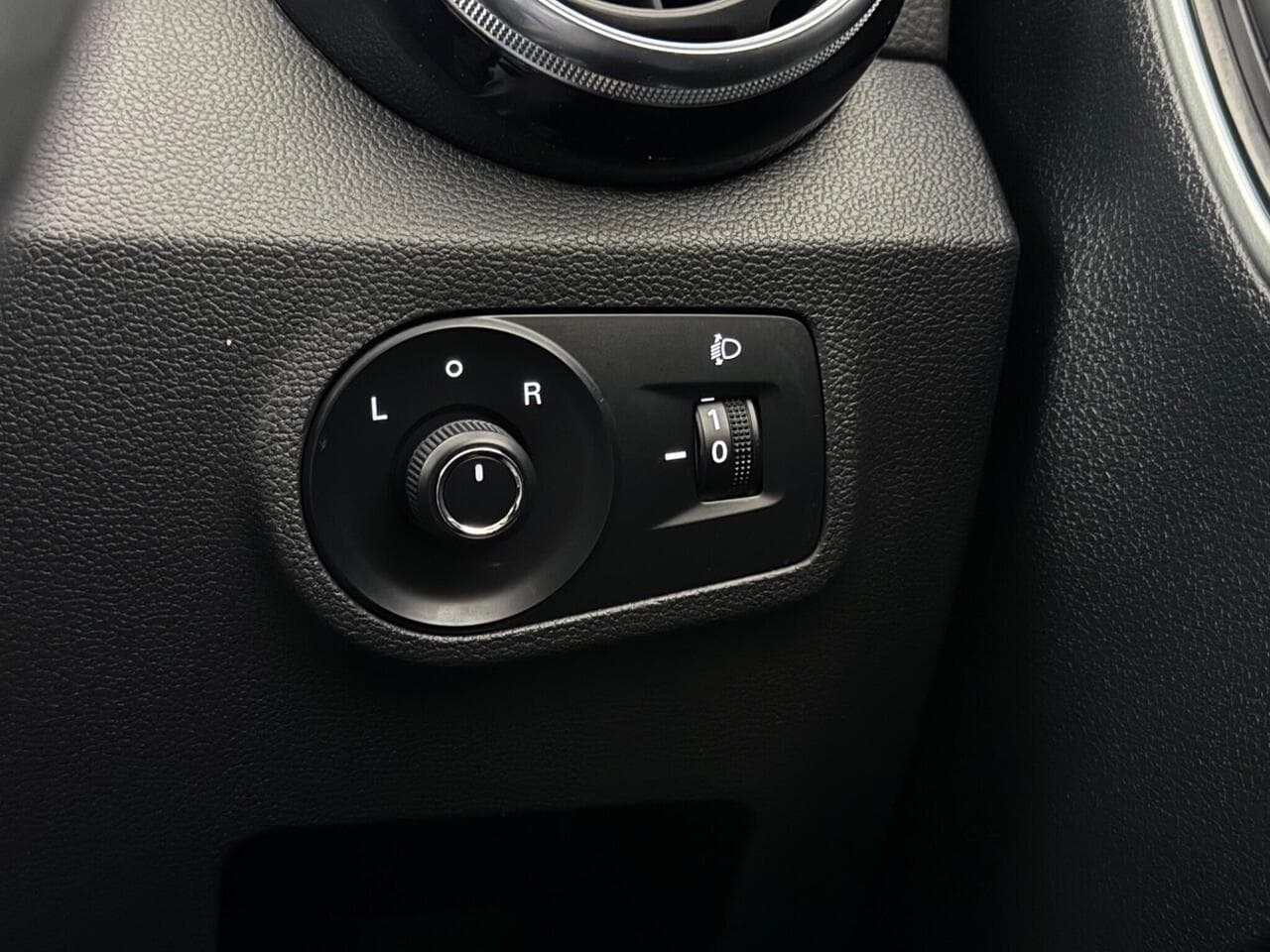 MG MG ZS thumbnail Misc Controls
