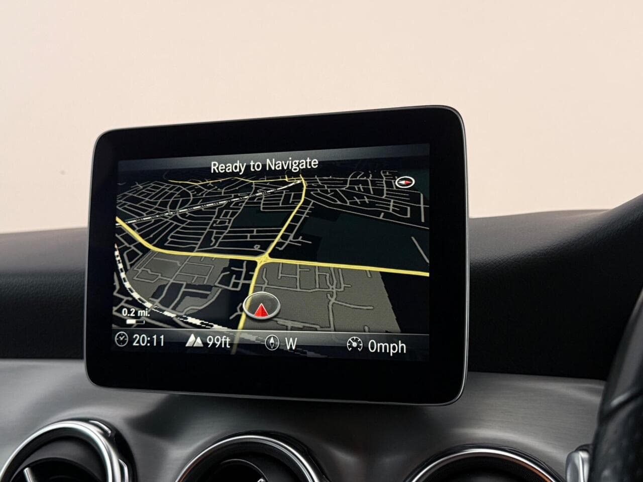 Mercedes-Benz GLA thumbnail Infotainment System
