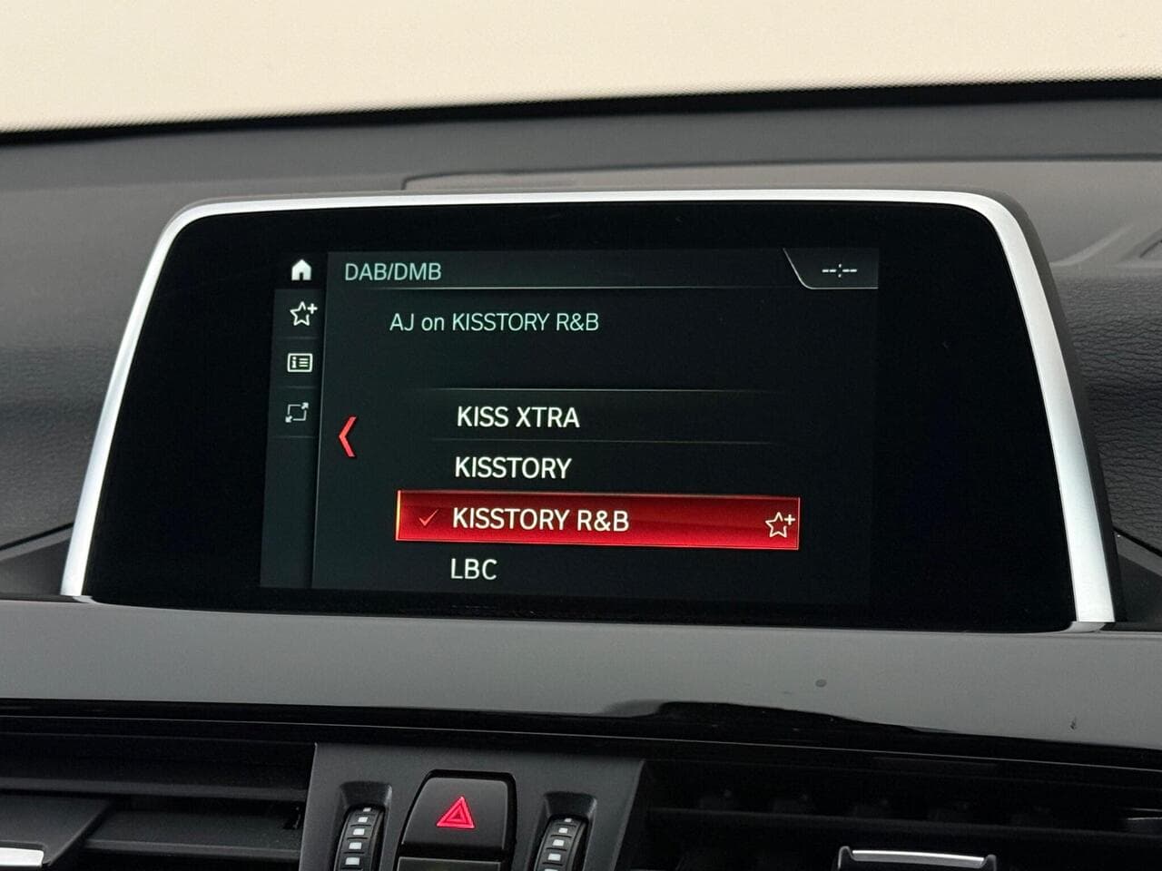 BMW X1 thumbnail Infotainment System