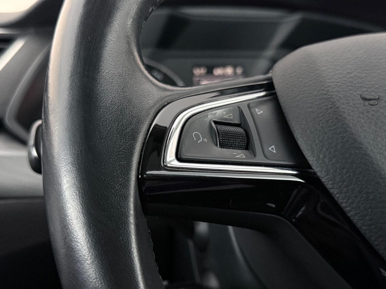 Skoda Superb thumbnail Misc Controls