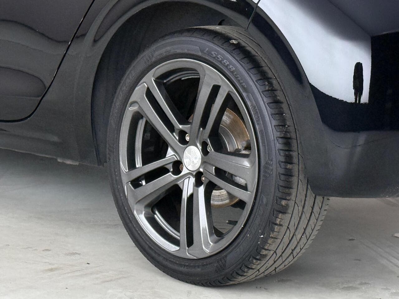 Peugeot 208 thumbnail Wheel