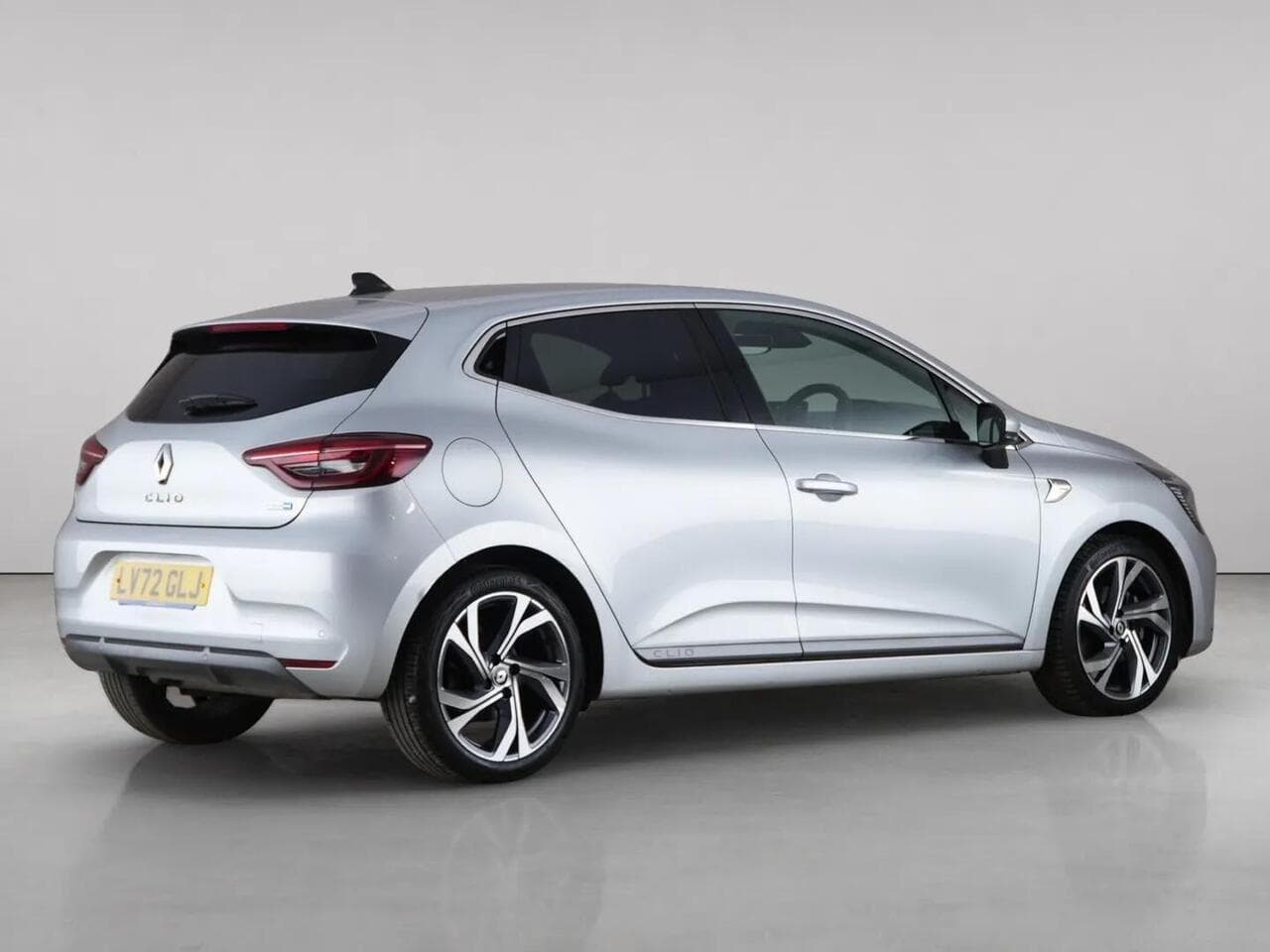 Renault Clio thumbnail Rear Right