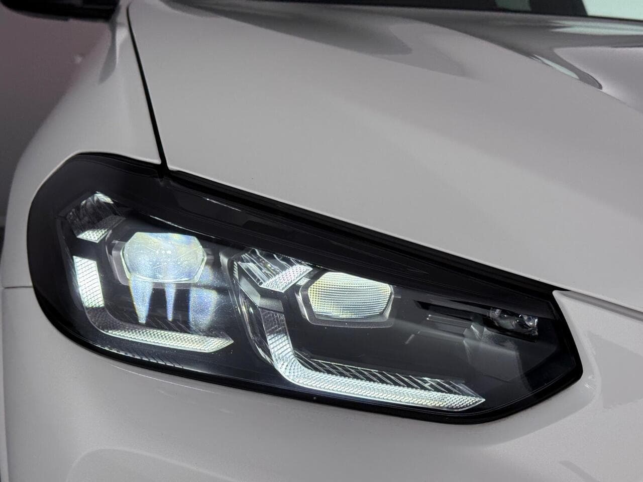 BMW X4 thumbnail Lights Front