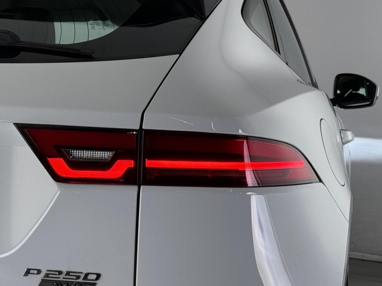Jaguar E-PACE thumbnail Lights Rear