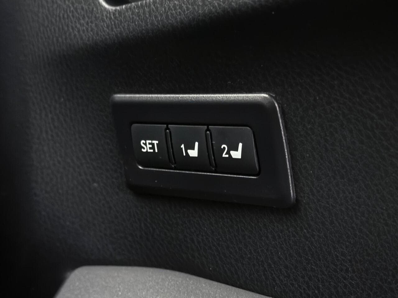 Toyota RAV4 thumbnail Misc Controls