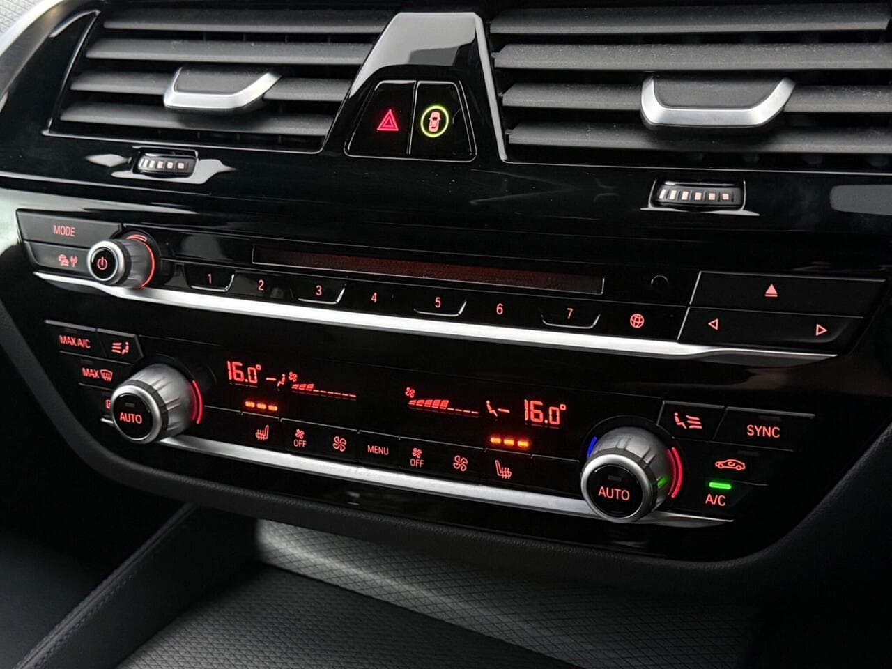 BMW 5 Series thumbnail Infotainment System