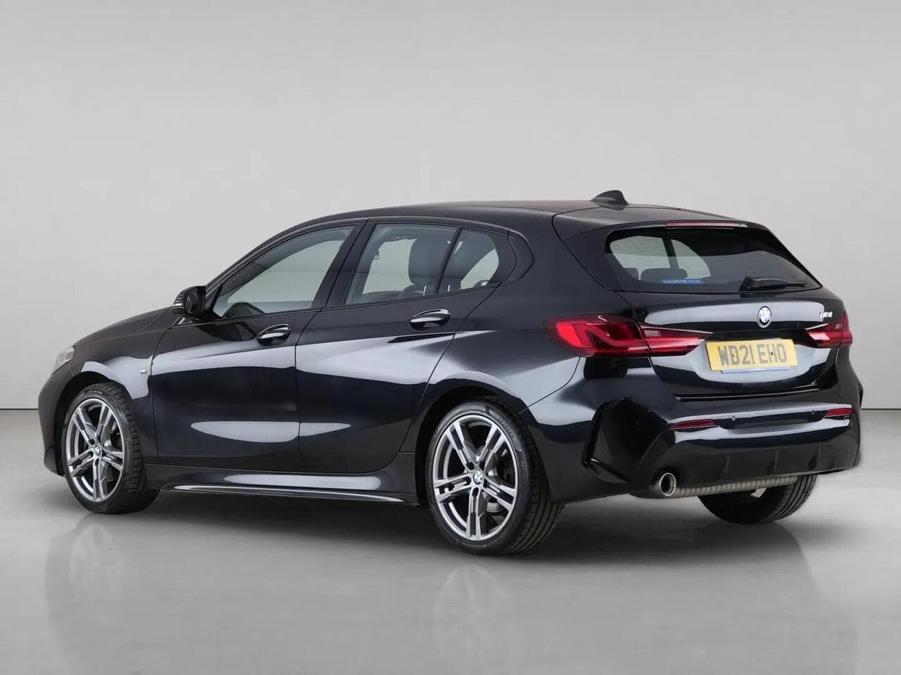BMW 1 Series thumbnail Rear Left