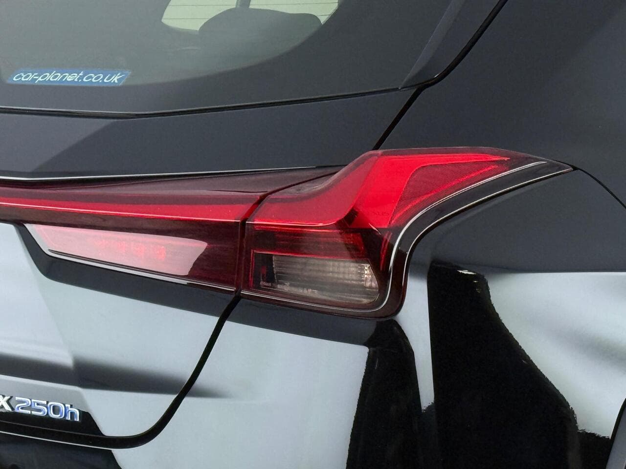 Lexus UX thumbnail Lights Rear