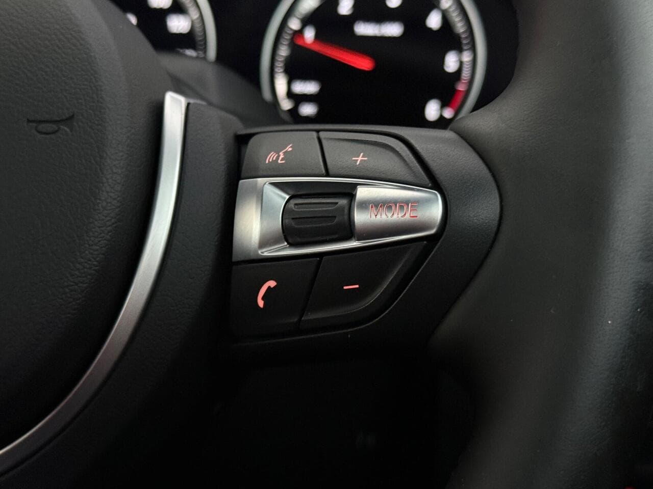BMW 2 Series thumbnail Misc Controls