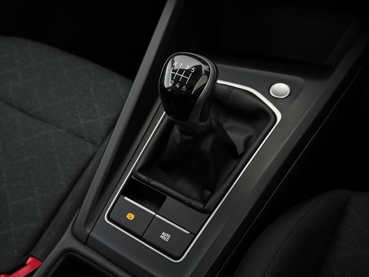 Volkswagen Golf thumbnail Interior Front