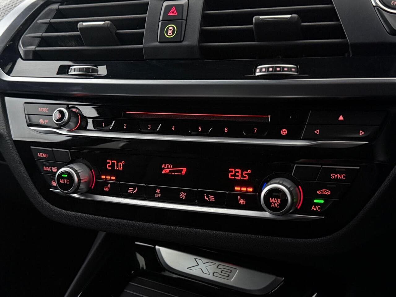 BMW X3 thumbnail Infotainment System