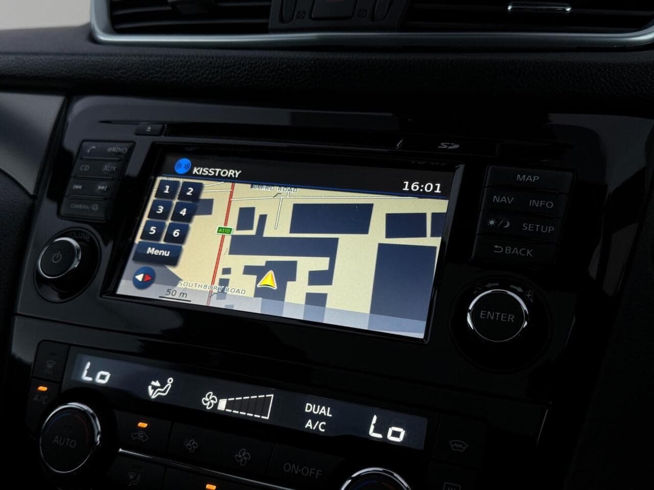 Nissan Qashqai thumbnail Infotainment System