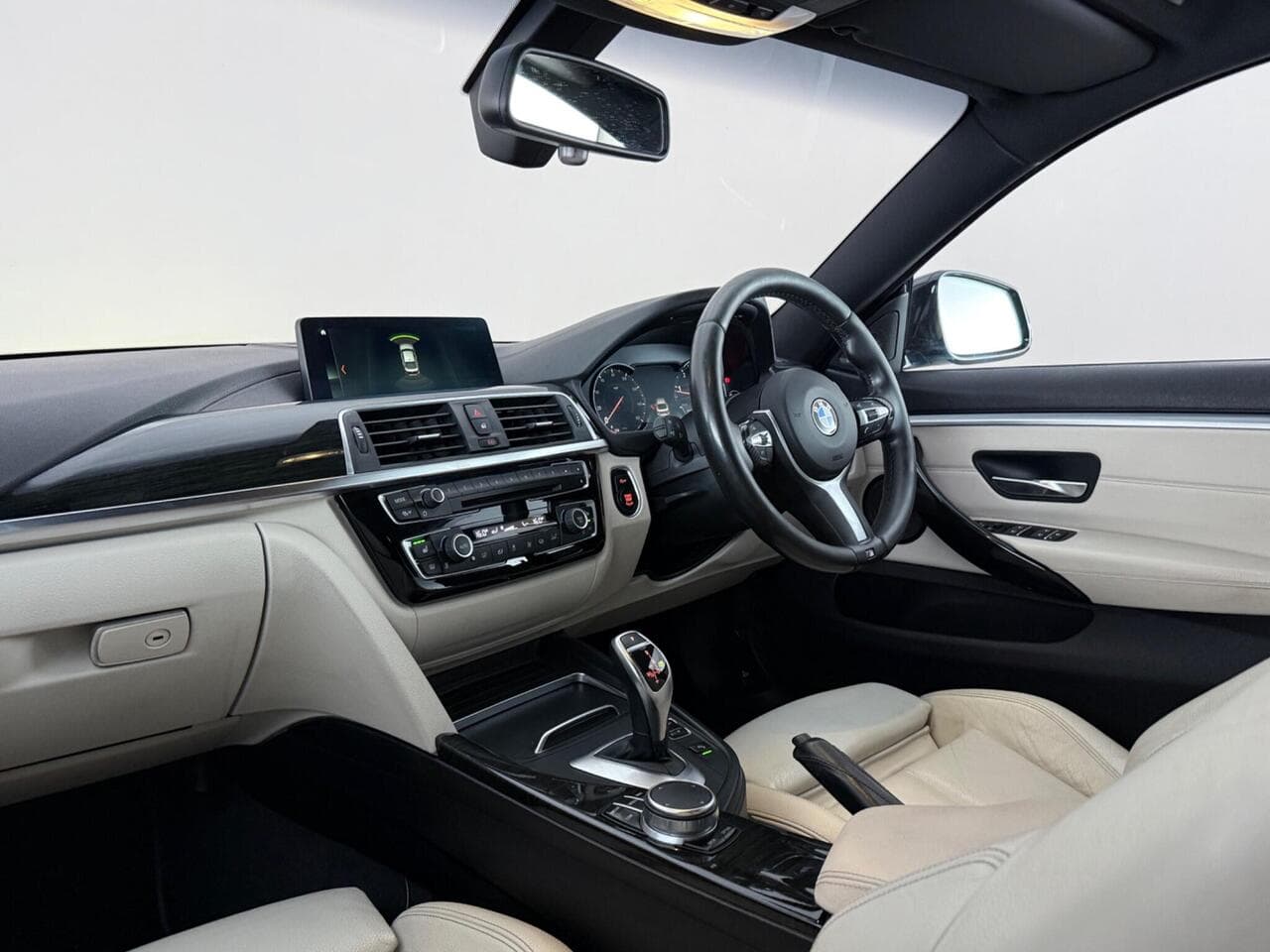 BMW 4 Series Gran Coupe thumbnail Interior Front