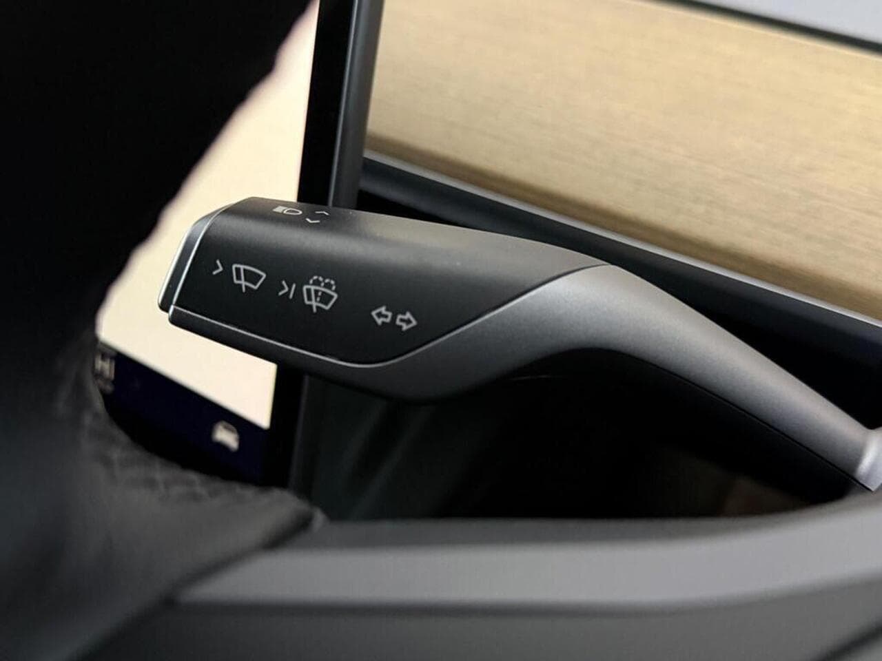Tesla Model Y thumbnail Misc Controls