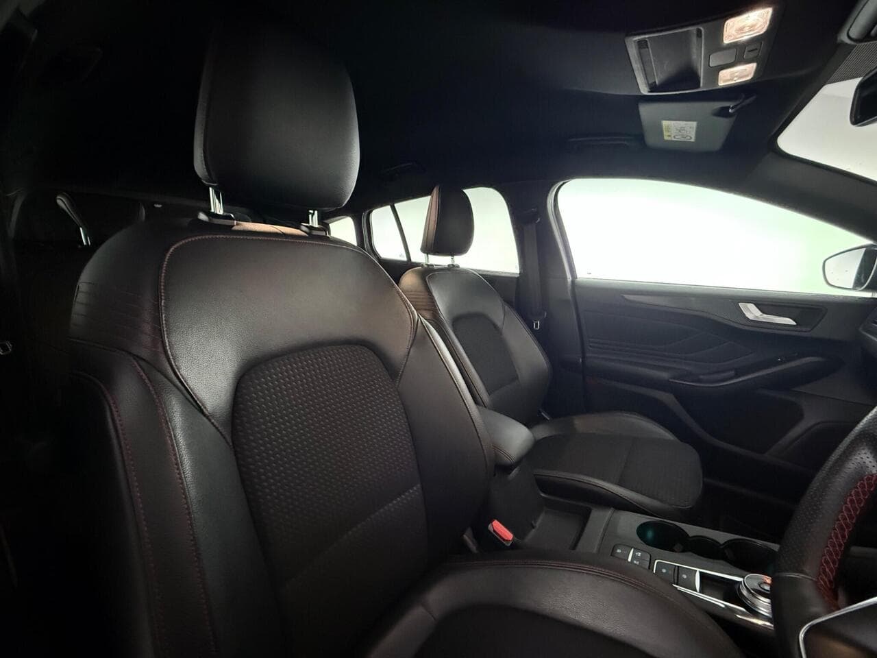Ford Focus thumbnail Seat Driver