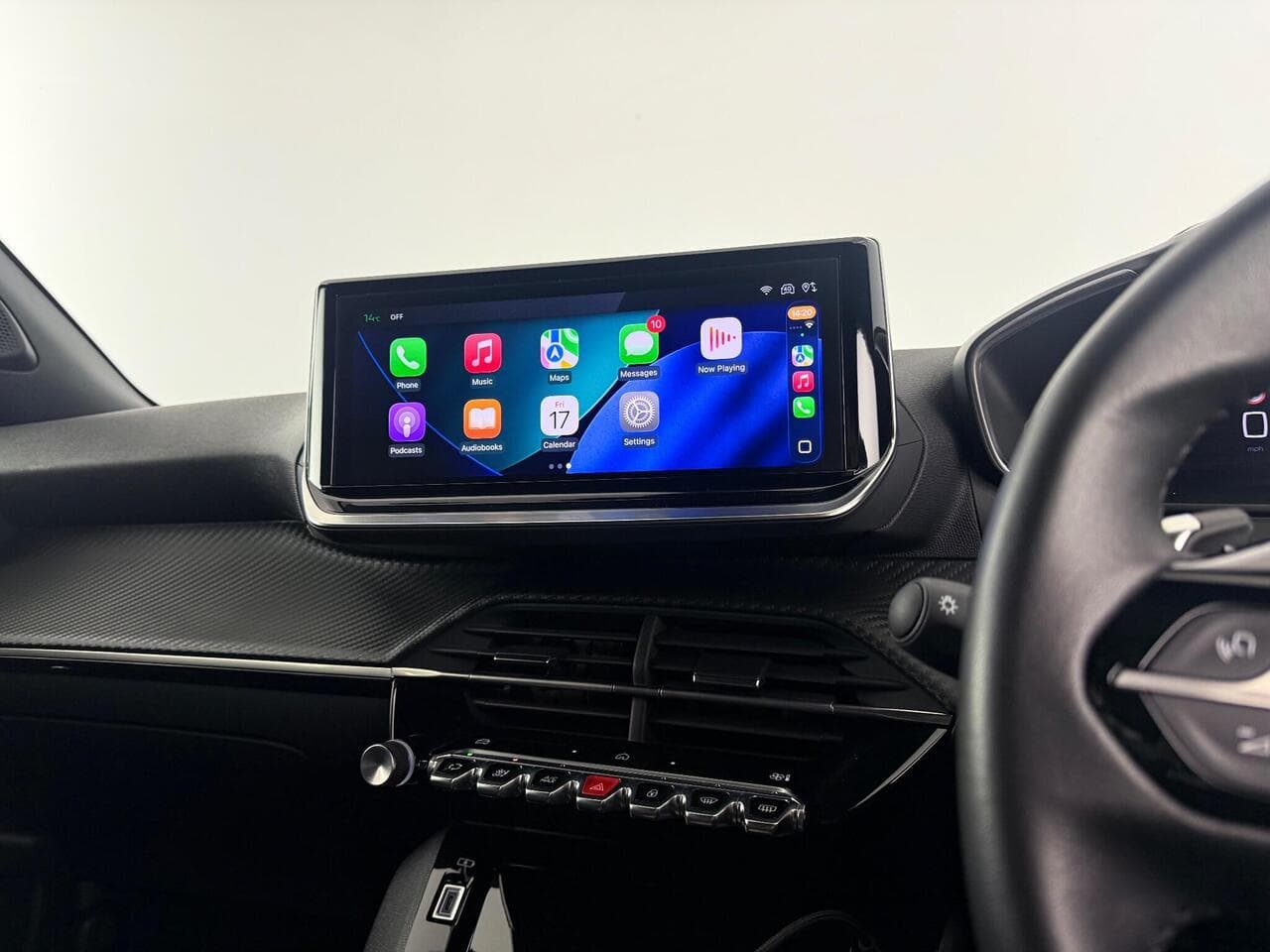 Peugeot 2008 thumbnail Infotainment System