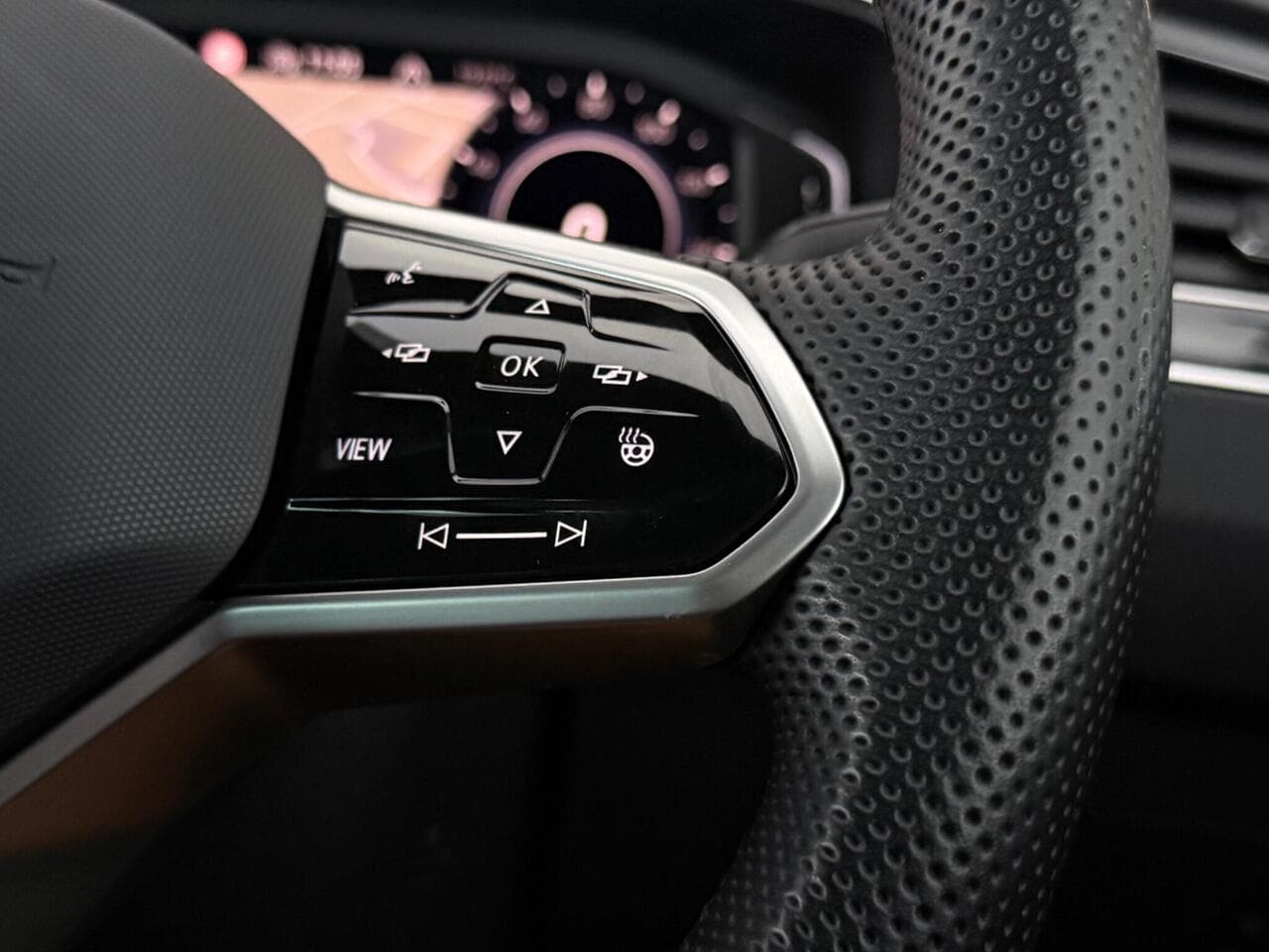 Volkswagen Tiguan thumbnail Misc Controls