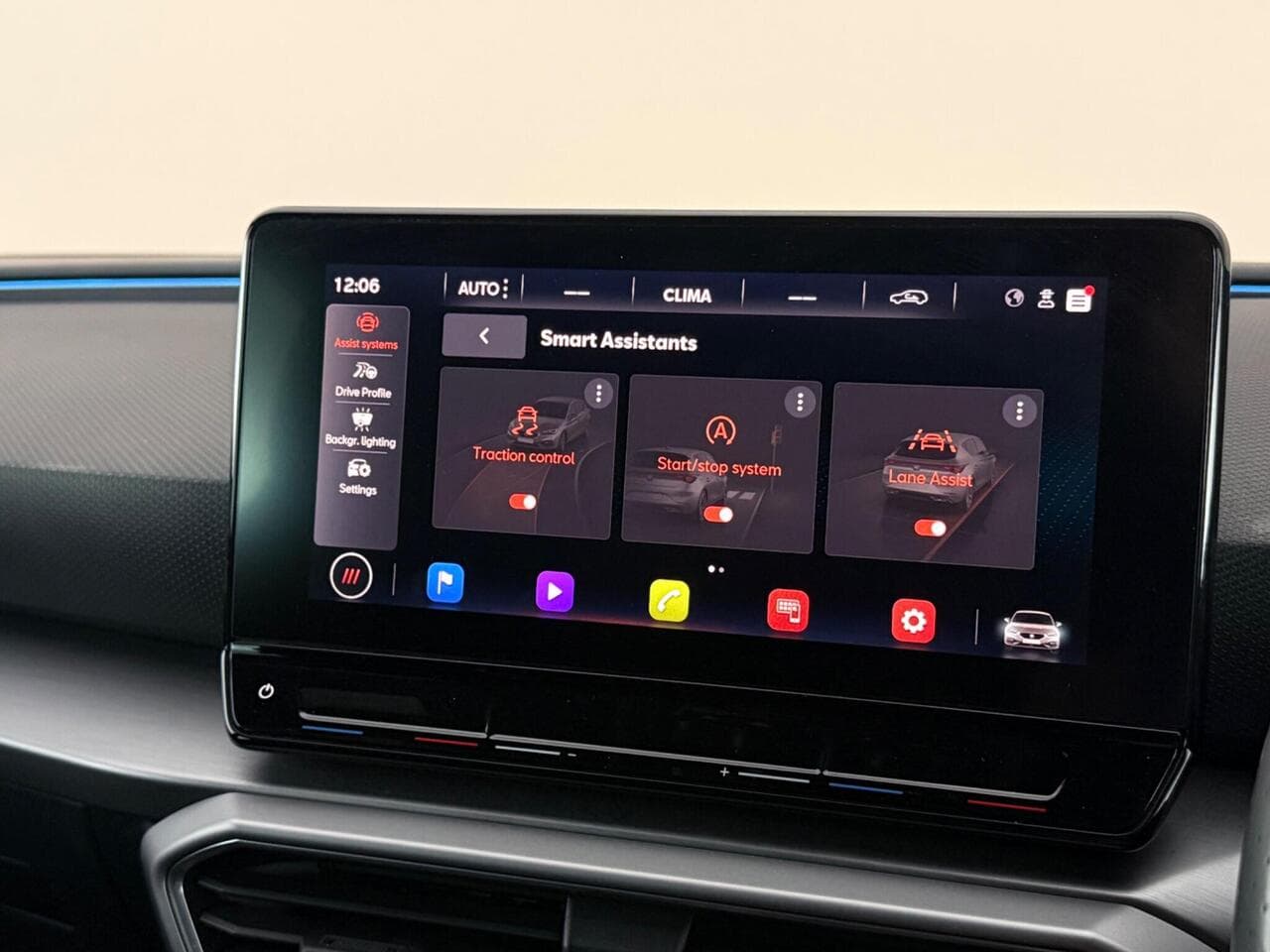 SEAT Leon thumbnail Infotainment System
