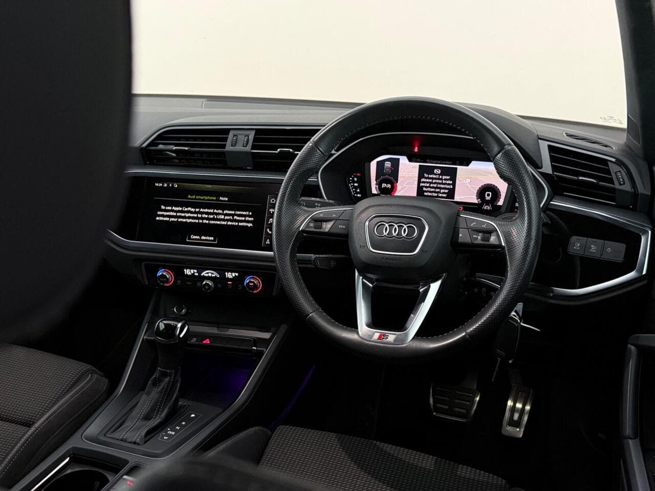 Audi Q3 thumbnail Steering Wheel