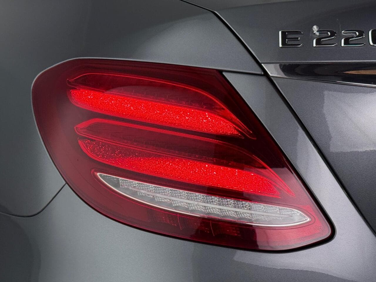 Mercedes-Benz E Class thumbnail Lights Rear