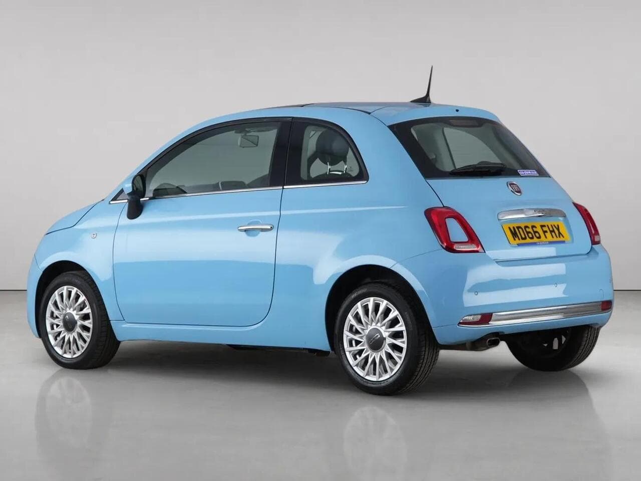 Fiat 500 thumbnail Rear Left